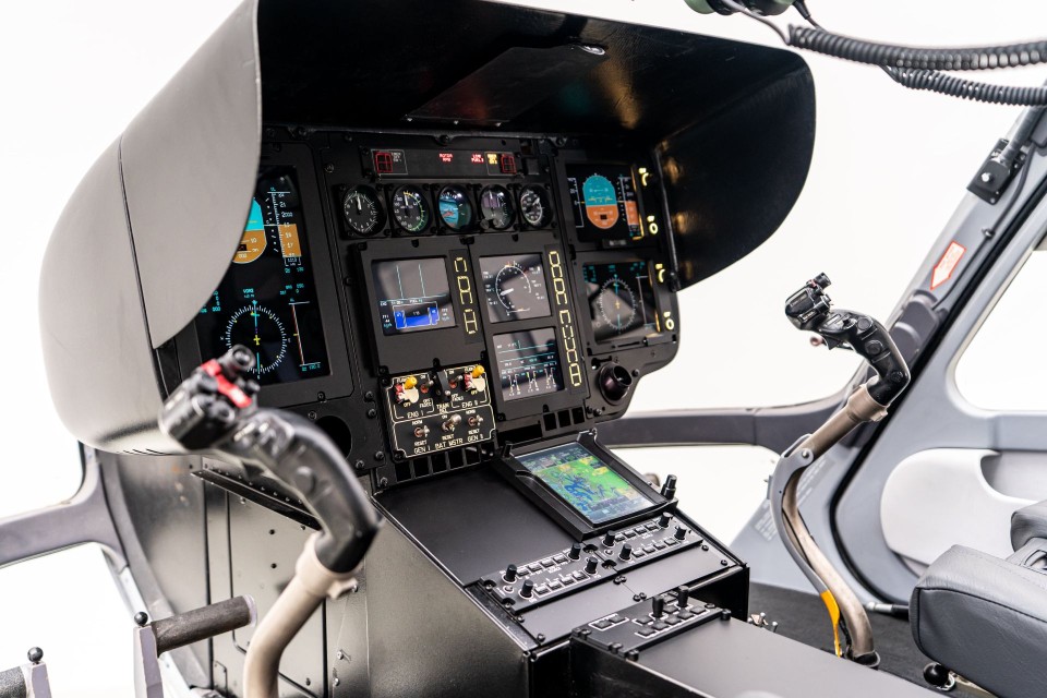 Cockpit eines Hubschraubers
